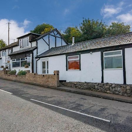 Welsh Row House Apartment Llandegla Luaran gambar