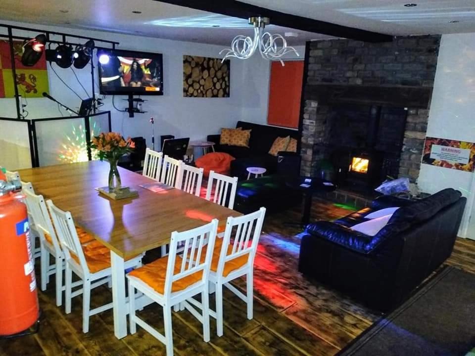 Welsh Row House Apartment Llandegla Luaran gambar