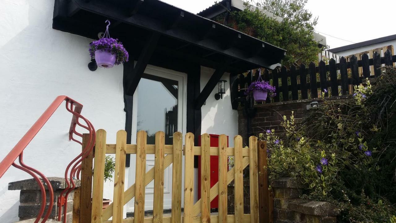 Welsh Row House Apartment Llandegla Luaran gambar