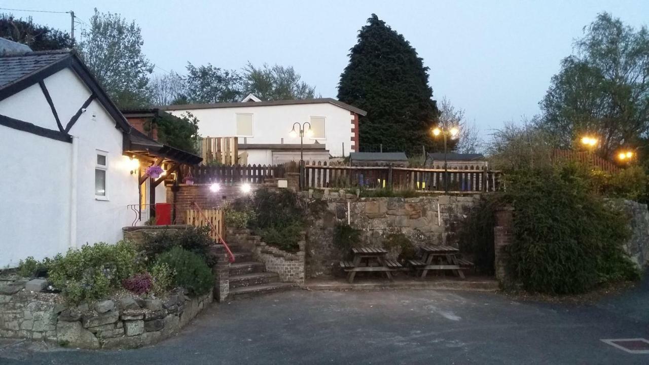 Welsh Row House Apartment Llandegla Luaran gambar